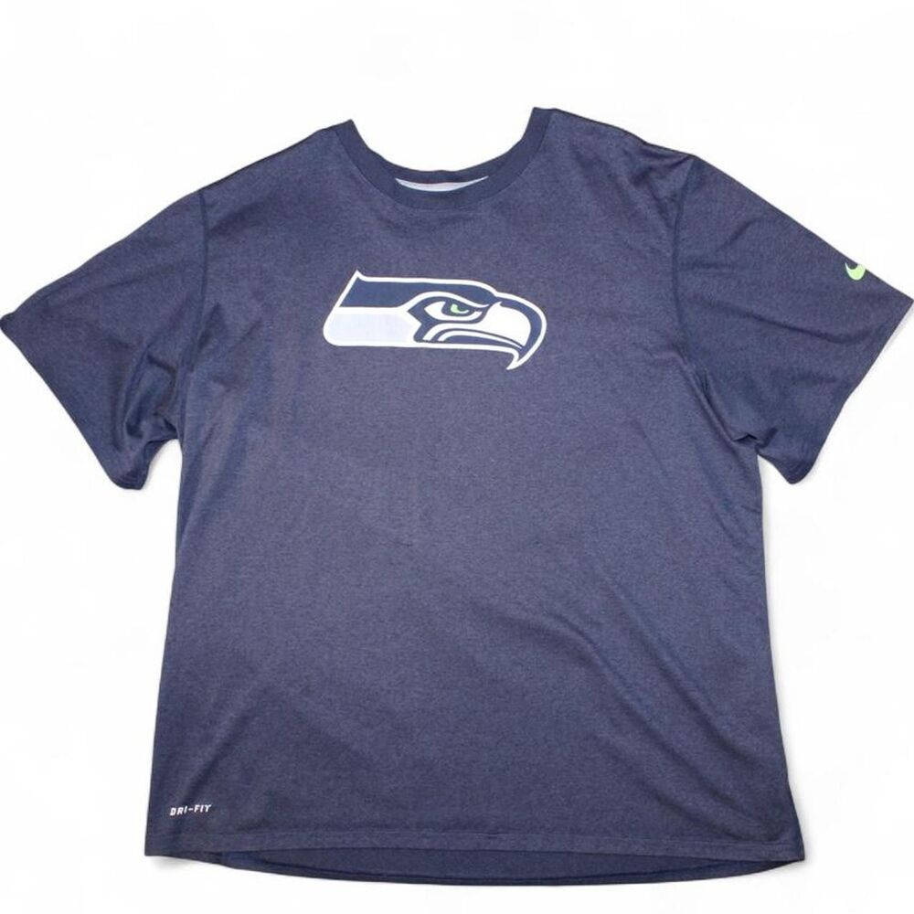 Nike Men's Blue and Navy T-shirt